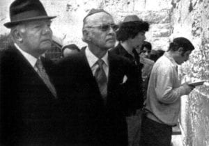 John Vorster che fu accolto con tutti gli onori dal Premier laburista Yitzhak Rabin