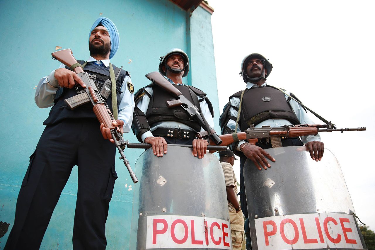 poliziotti congolesi e caschi blu