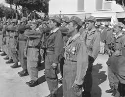 Harkis, soldati algerini che combatterono per la Francia durante la guerra di indipendenza