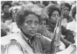 guerrigliere eritreee durante la guerra di indipendenza contro l'Etiopia