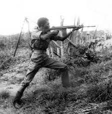 Soldato dell'esercito del Biafra durante la guerra civile