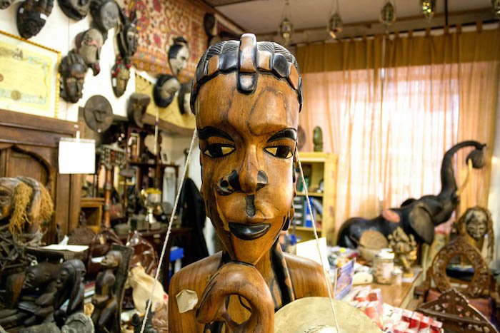 AOC 34, il magazzino africano di Milano