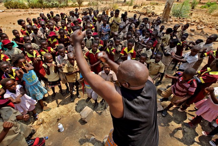 Zimbabwe, il circo nella savana