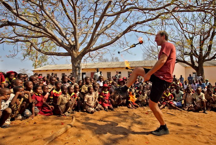 Zimbabwe, il circo nella savana
