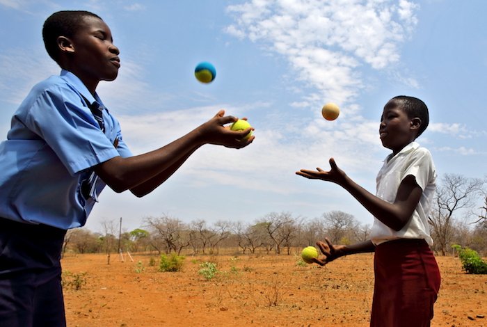 Zimbabwe, il circo nella savana