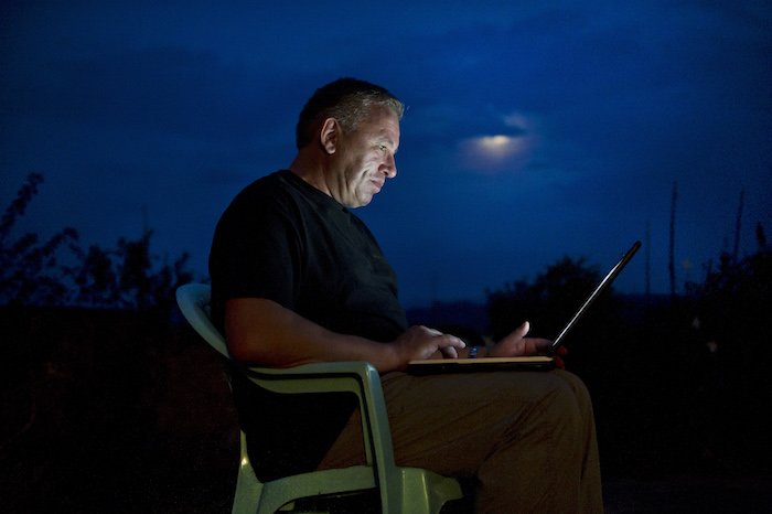 Rd Congo - L’uomo che scopre i minerali insanguinati