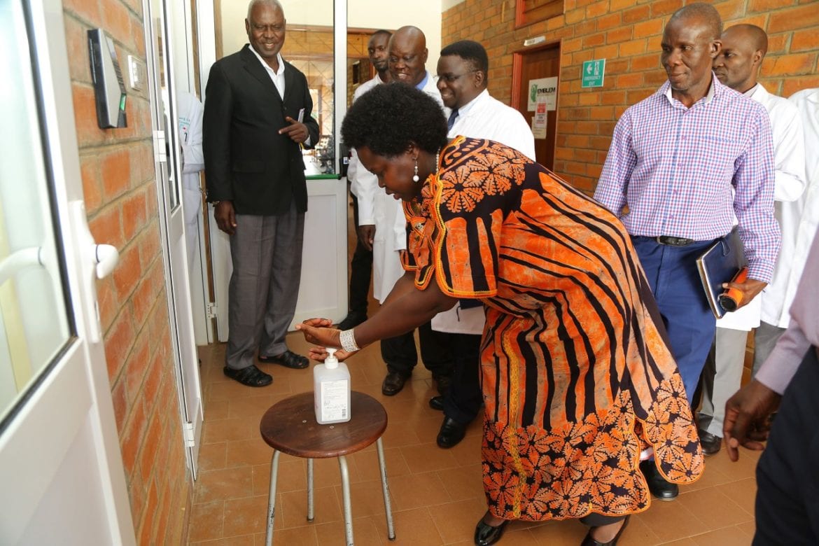 Ministra della Sanità di Base Uganda al Lacor bis