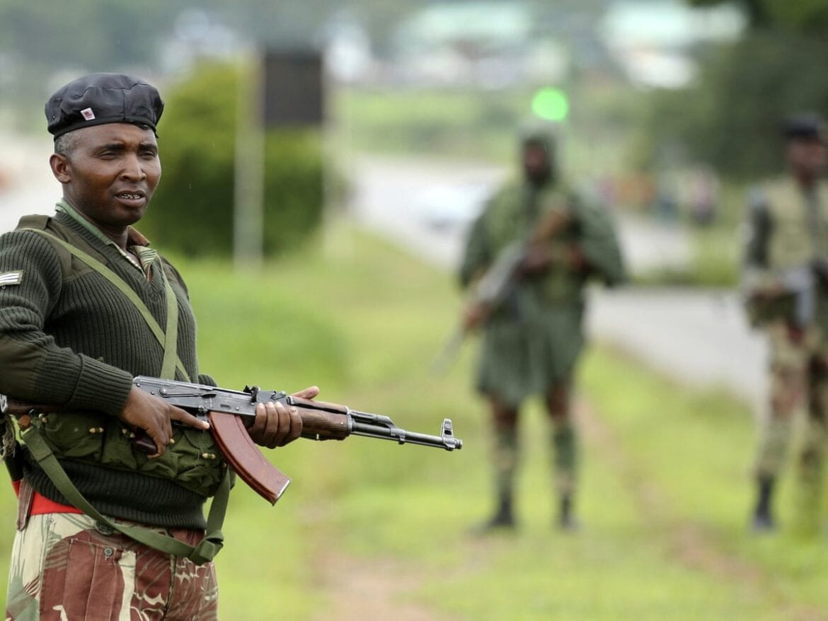 lo Zanu-PF, il partito al governo, accusa gli Stati Uniti di sponsorizzare gruppi di opposizione in Zimbabwe per fomentare il caos