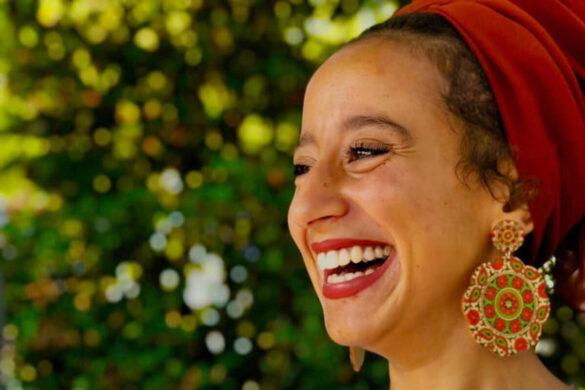 Fedoua La Giovane Lettrice Che Ha Portato La Poesia Sui Social 