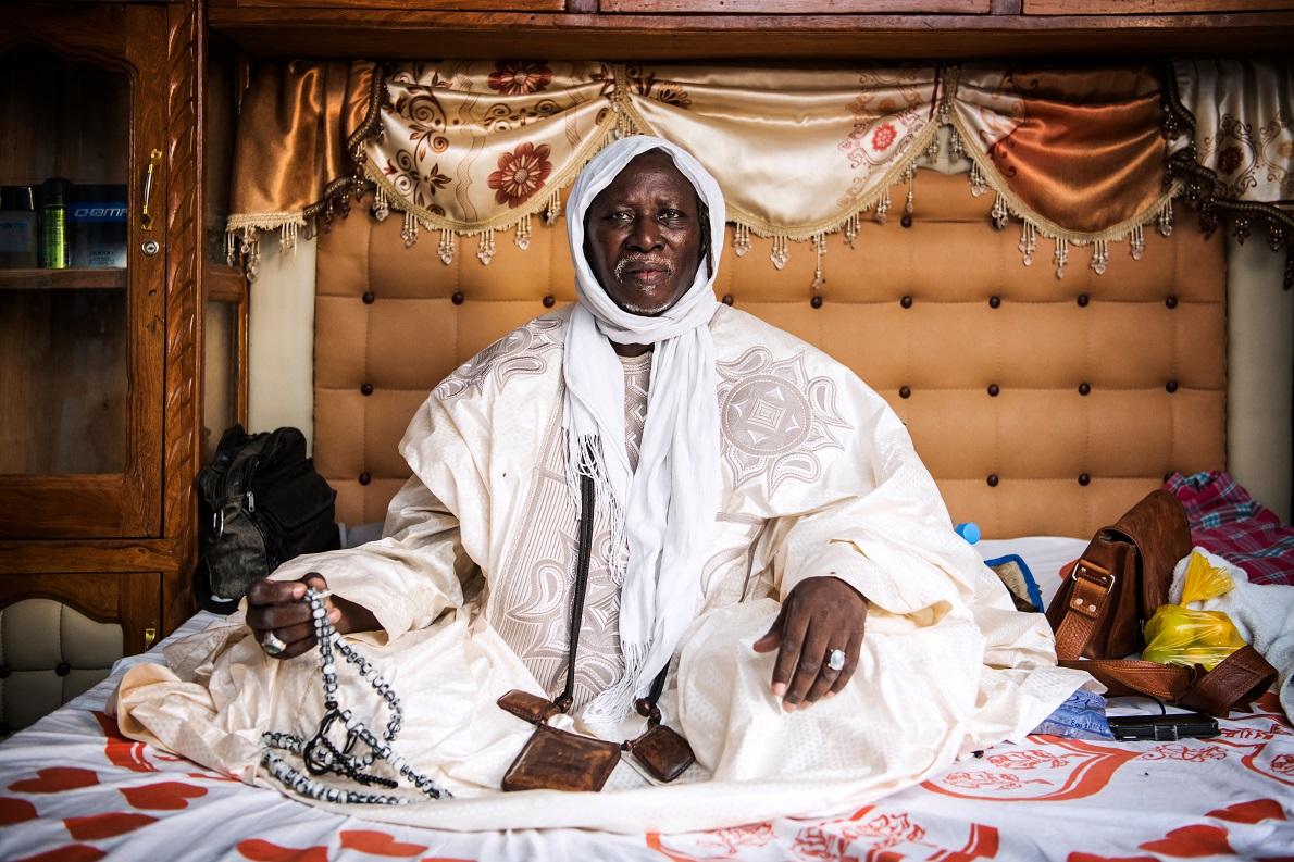 Senegal, marabutto in posa | Rivista Africa