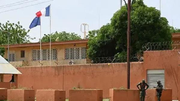 niamey ambasciata francia