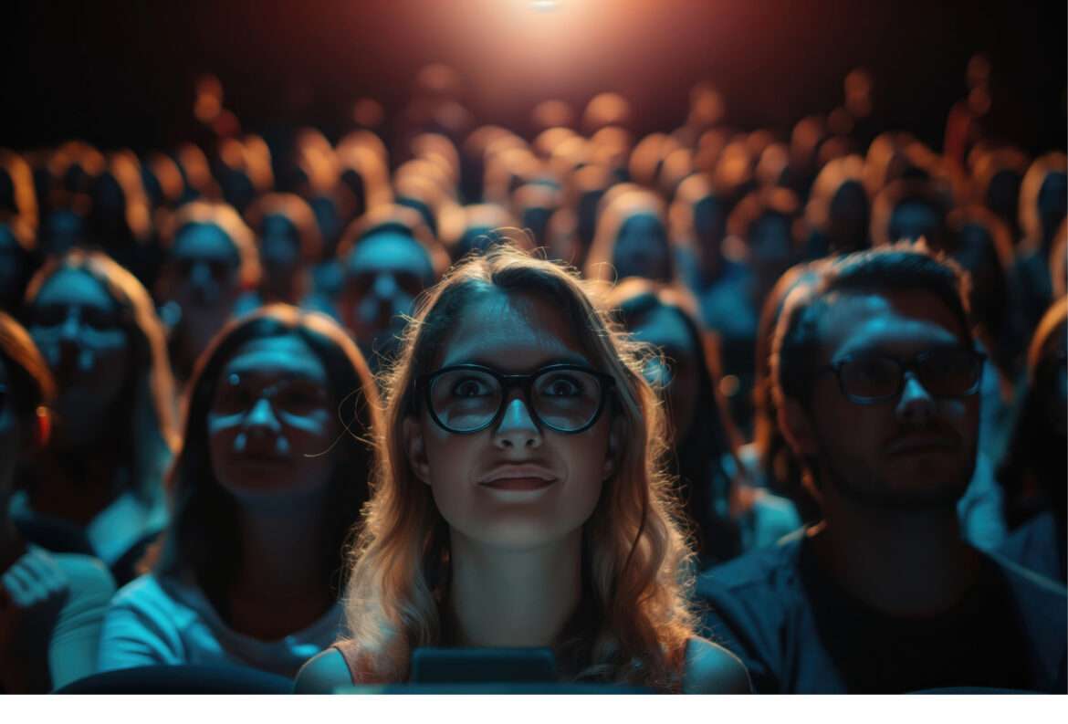 gente cinema pubblico guarda film