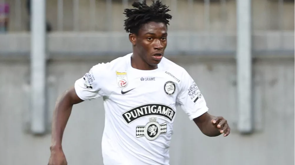 Tutti pazzi per la nuova stella del calcio Amady Camara