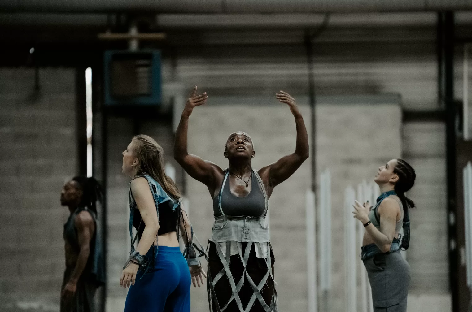 Il coreografo nigeriano Onikeku torna a Roma: sul palcoscenico sfide e spiritualità a confronto