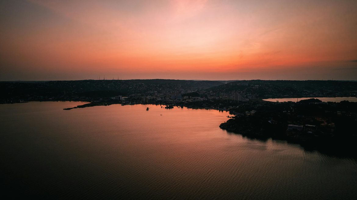 Lago Vittoria al tramonto