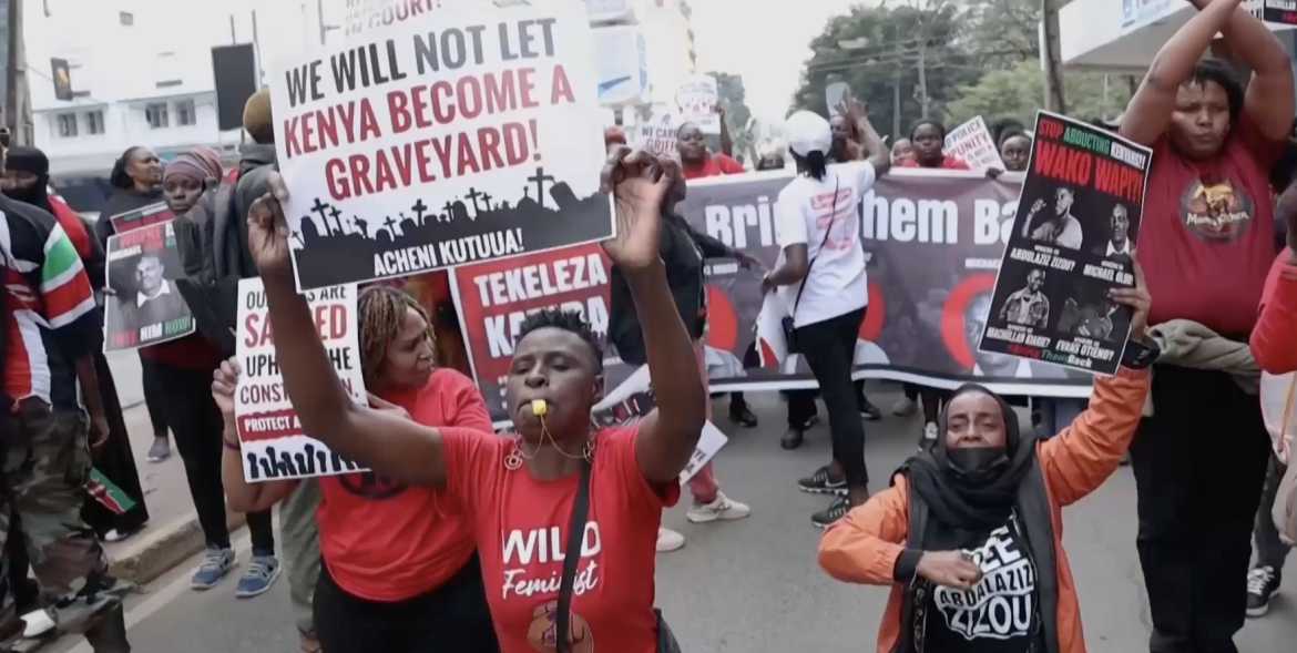 Protesta delle madri a Nairobi, in Kenya